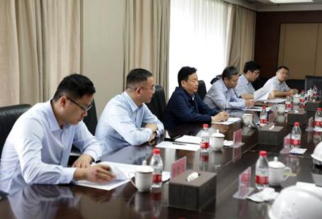 打造向上向前第一象限生力軍 錘煉甘于做人做事作難、受苦受累受屈的企業(yè)家隊(duì)伍——河南投資集團(tuán)黨委書(shū)記、董事長(zhǎng)劉新勇蒞臨安彩高科開(kāi)展主題教育調(diào)研